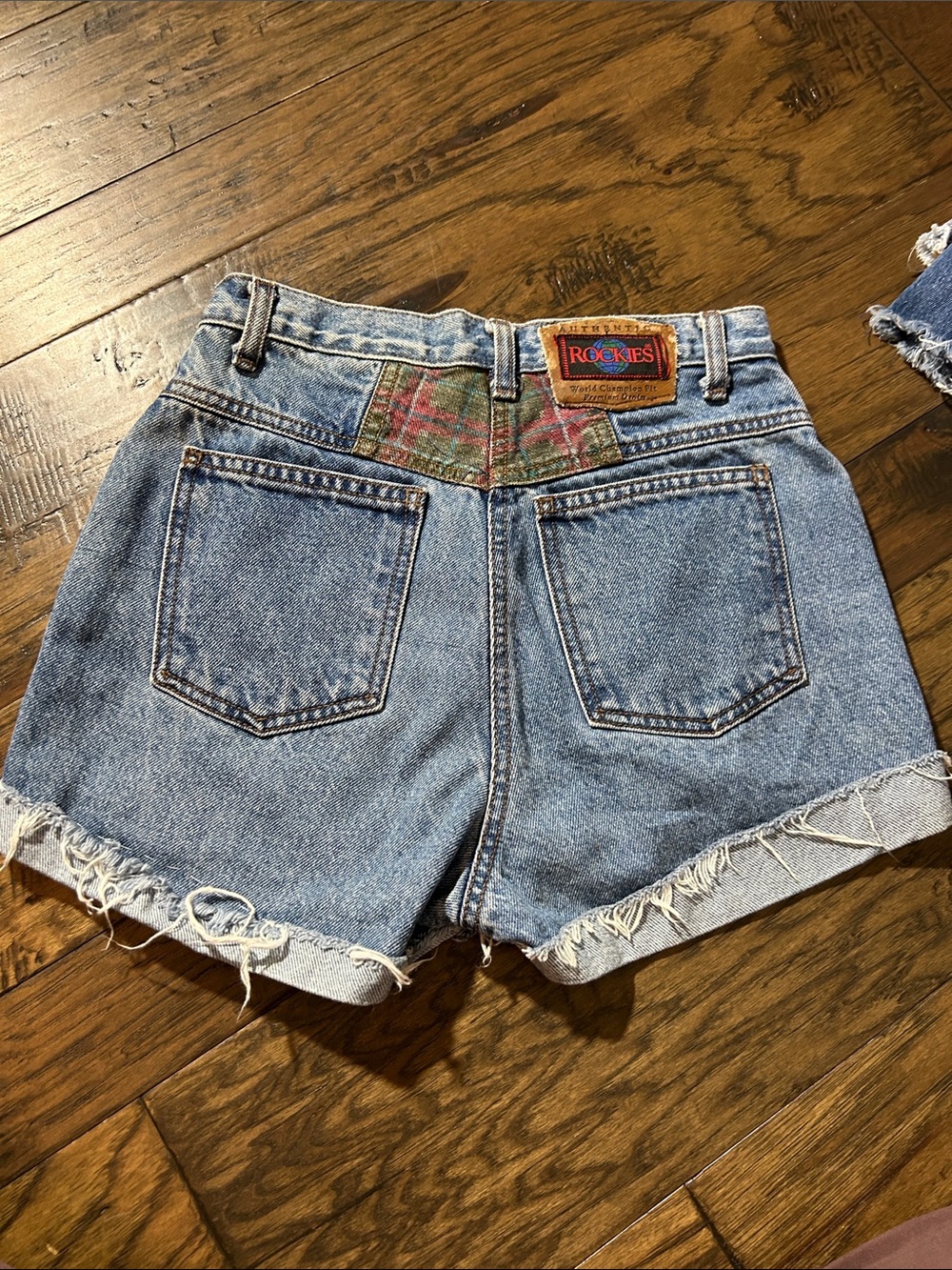 ROCKIES Light Blue High-Waist Studded Cuffed Denim Shorts - Picture 6 of 9